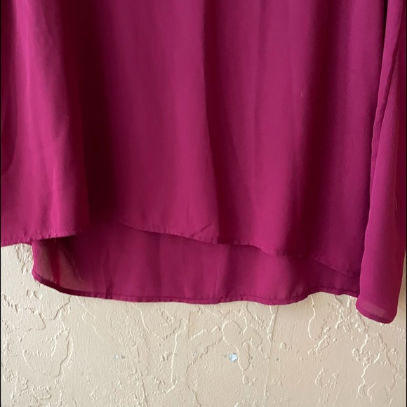 Torrid Cris Cross Berry V Neck Top Size 2 - Picture 2 of 8
